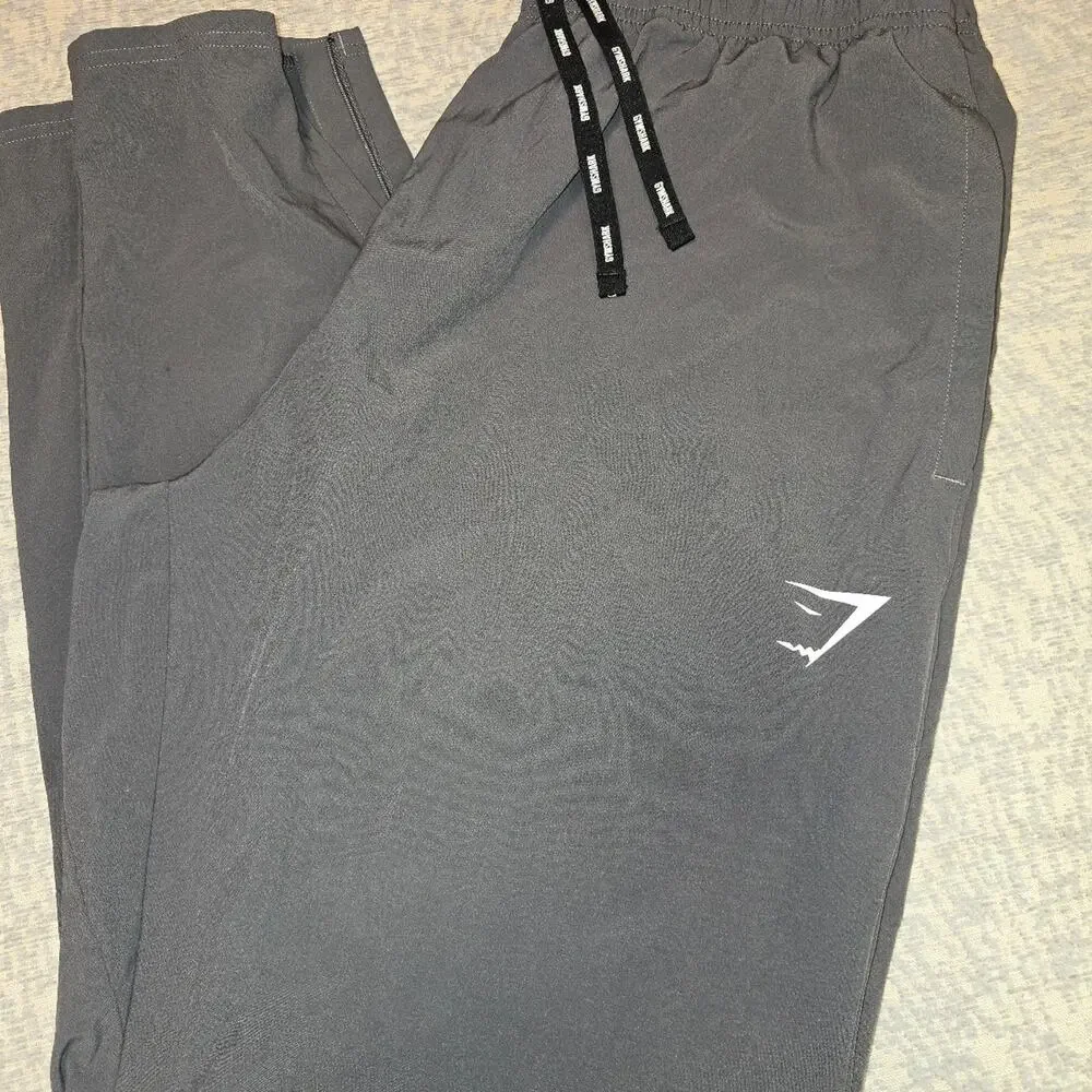 Gymshark Men's Arrival Woven Jogger Lightweight Grey Slim Fit Size Large